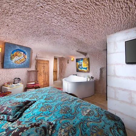 Cappadocia Fairy Chimneys Selfie Cave - Balloon View Experience 호텔 우치사르