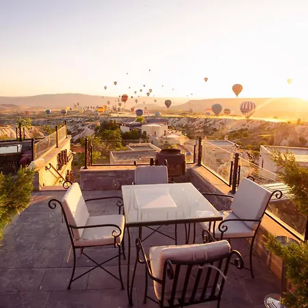 Cappadocia Fairy Chimneys Selfie Cave - Balloon View Experience 호텔 우치사르