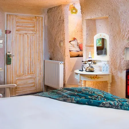 호텔 Cappadocia Fairy Chimneys Selfie Cave - Balloon View Experience 5*