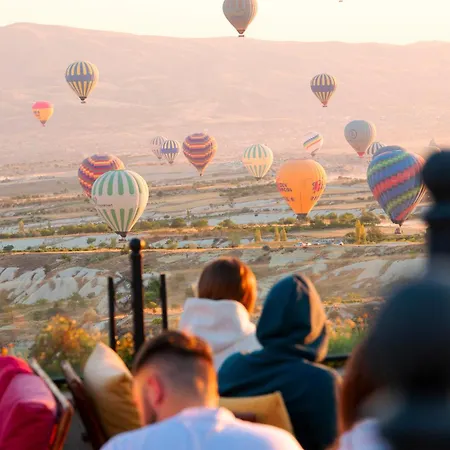 فندق Cappadocia Fairy Chimneys Selfie Cave - Balloon View Experience 5*